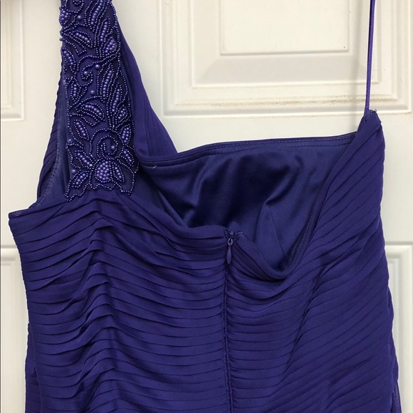 Formal gown - Picture 2 of 4